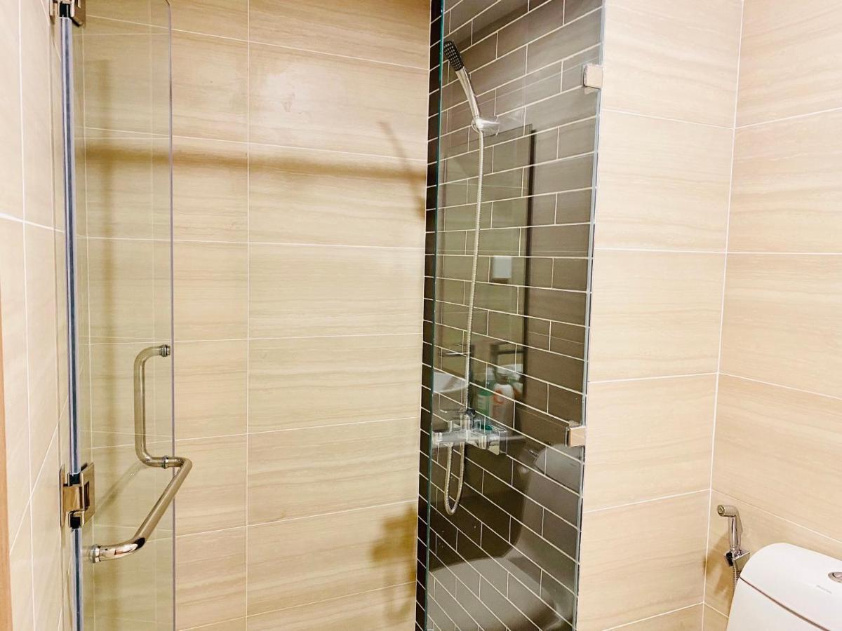 הו צ'י מין סיטי Yu Stay Lux And Cozy 2Bedrs In Soho Residence Near Bui Vien Walking Street מראה חיצוני תמונה