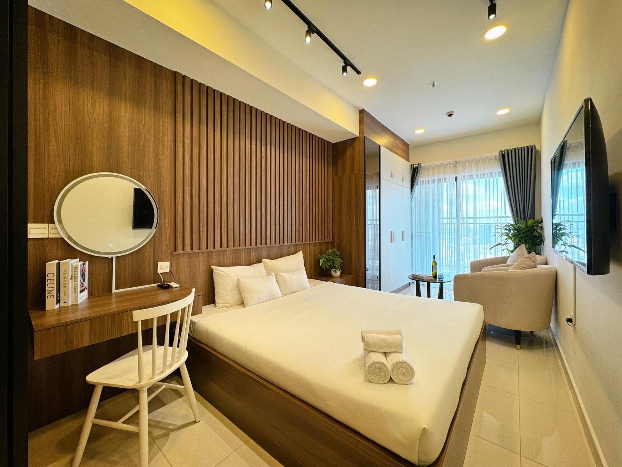 הו צ'י מין סיטי Yu Stay Lux And Cozy 2Bedrs In Soho Residence Near Bui Vien Walking Street מראה חיצוני תמונה