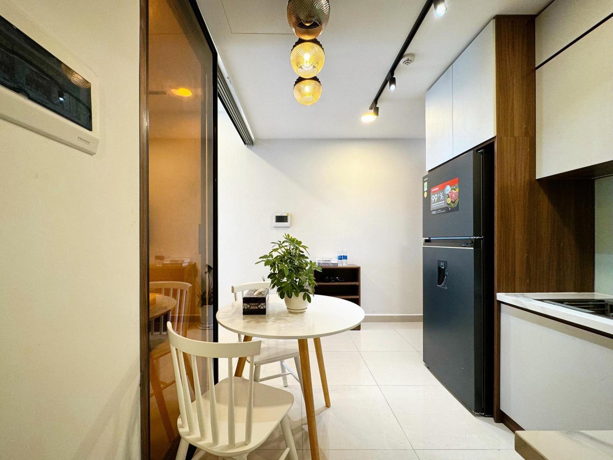 הו צ'י מין סיטי Yu Stay Lux And Cozy 2Bedrs In Soho Residence Near Bui Vien Walking Street מראה חיצוני תמונה