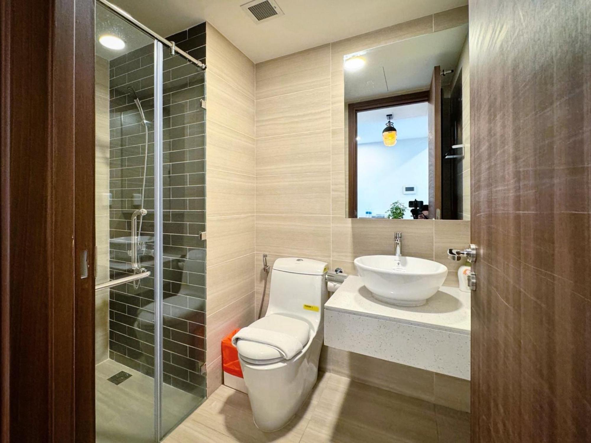 הו צ'י מין סיטי Yu Stay Lux And Cozy 2Bedrs In Soho Residence Near Bui Vien Walking Street מראה חיצוני תמונה